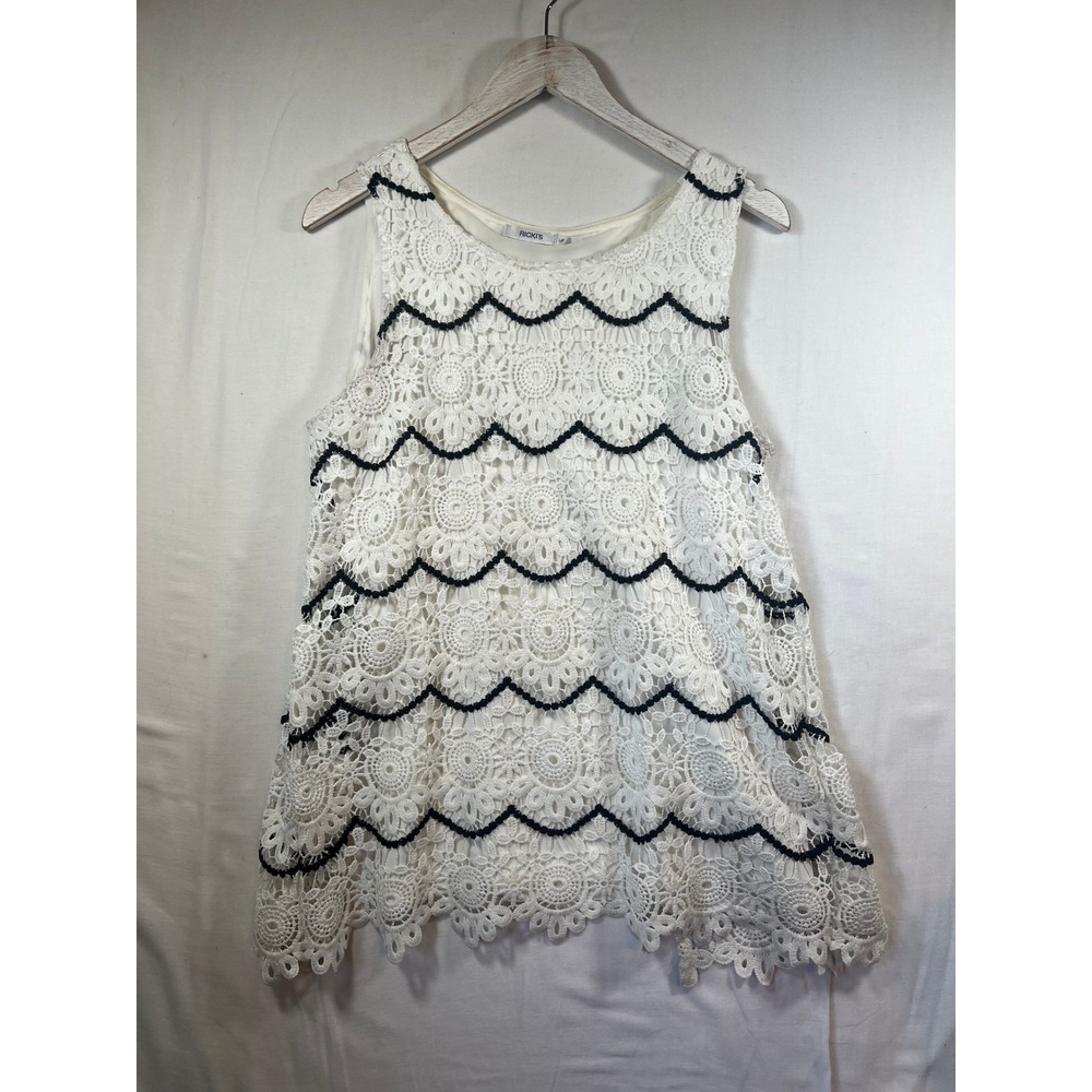 Ricki's Women's White Crochet Lace Sleeveless Blouse Black Wavy Trim Size Large‎